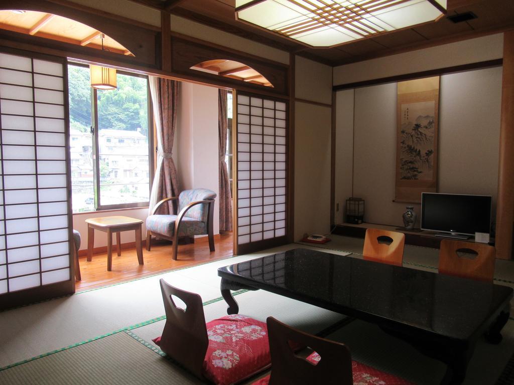 Amagase Onsen Hotel Suikoen Хита Екстериор снимка