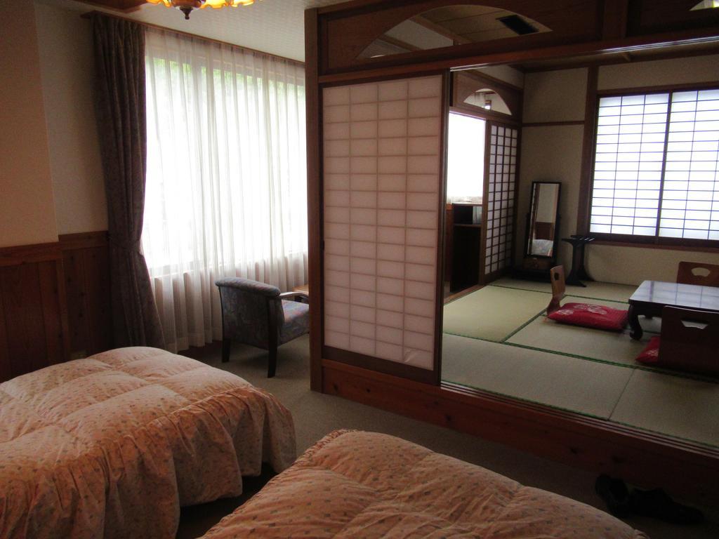 Amagase Onsen Hotel Suikoen Хита Екстериор снимка